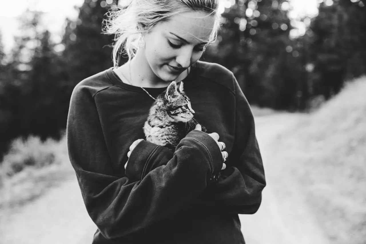 1077-maisey-with-tiger-classic-film