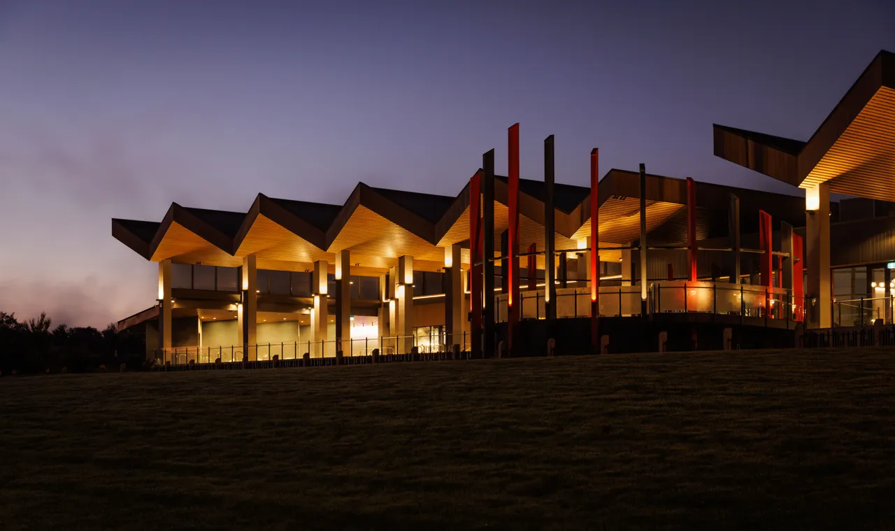 Wai Ariki Hot Springs and Spa_Exterior Lakeside angle