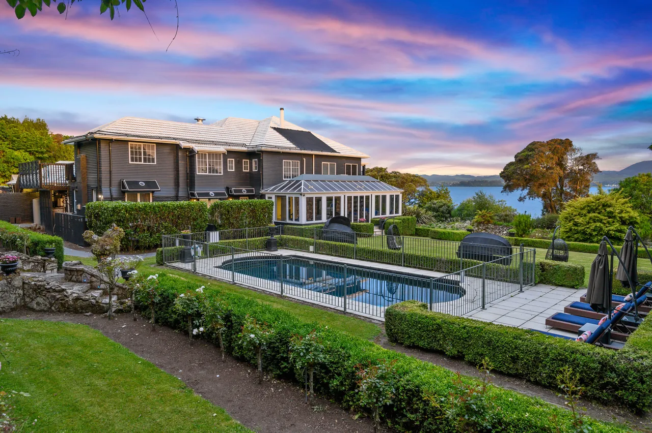 Black Swan_exterior with pool