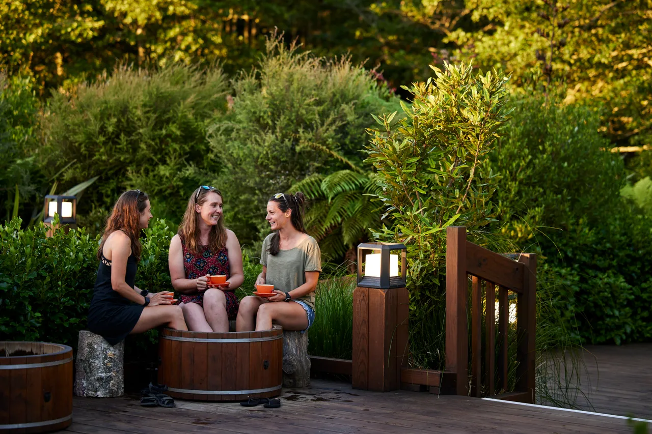 Secret Spot Hot Tubs Rotorua - Shinny Dips and Coffee