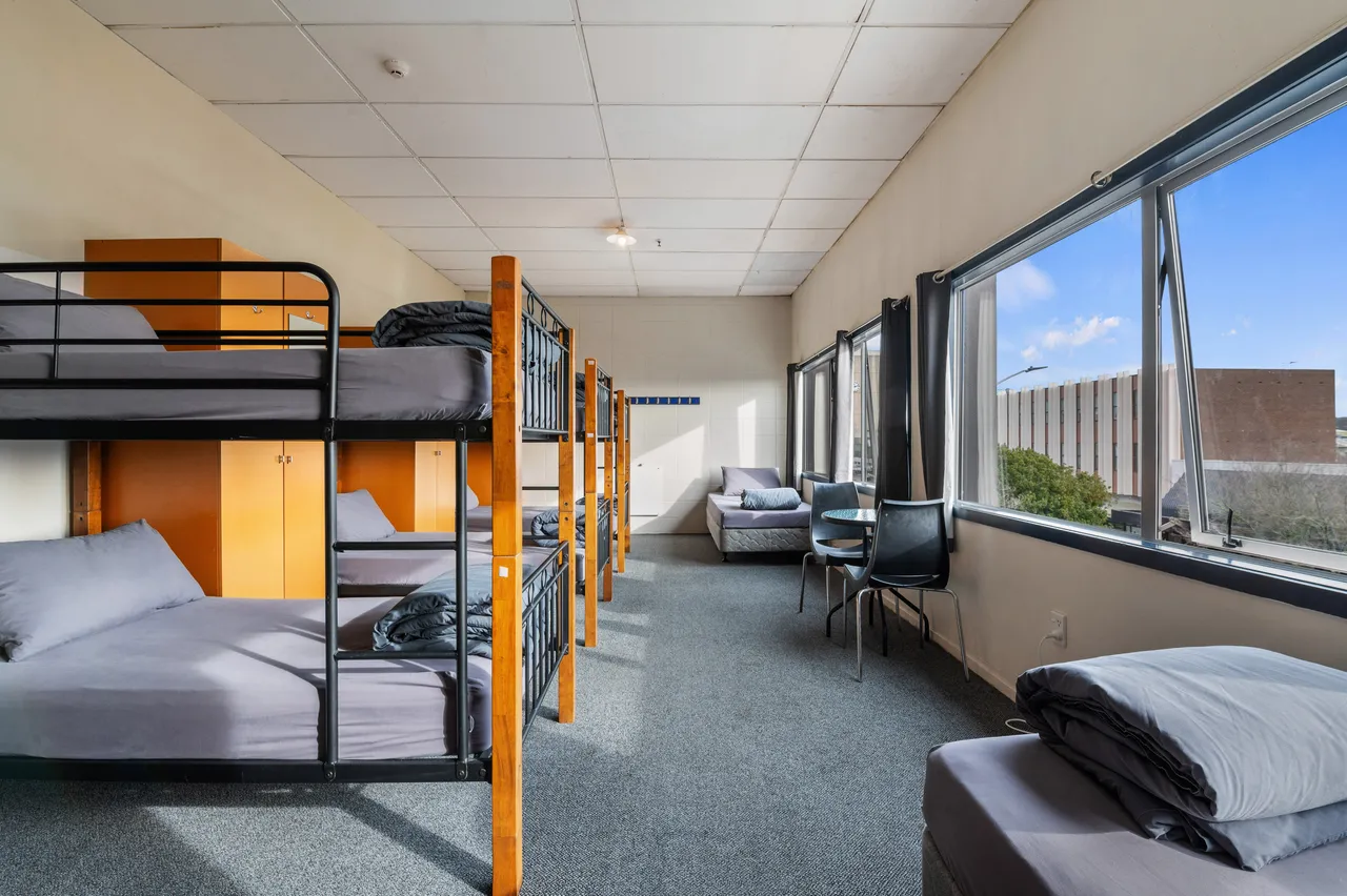 Rock Solid Backpackers - 8 Bed Dorm