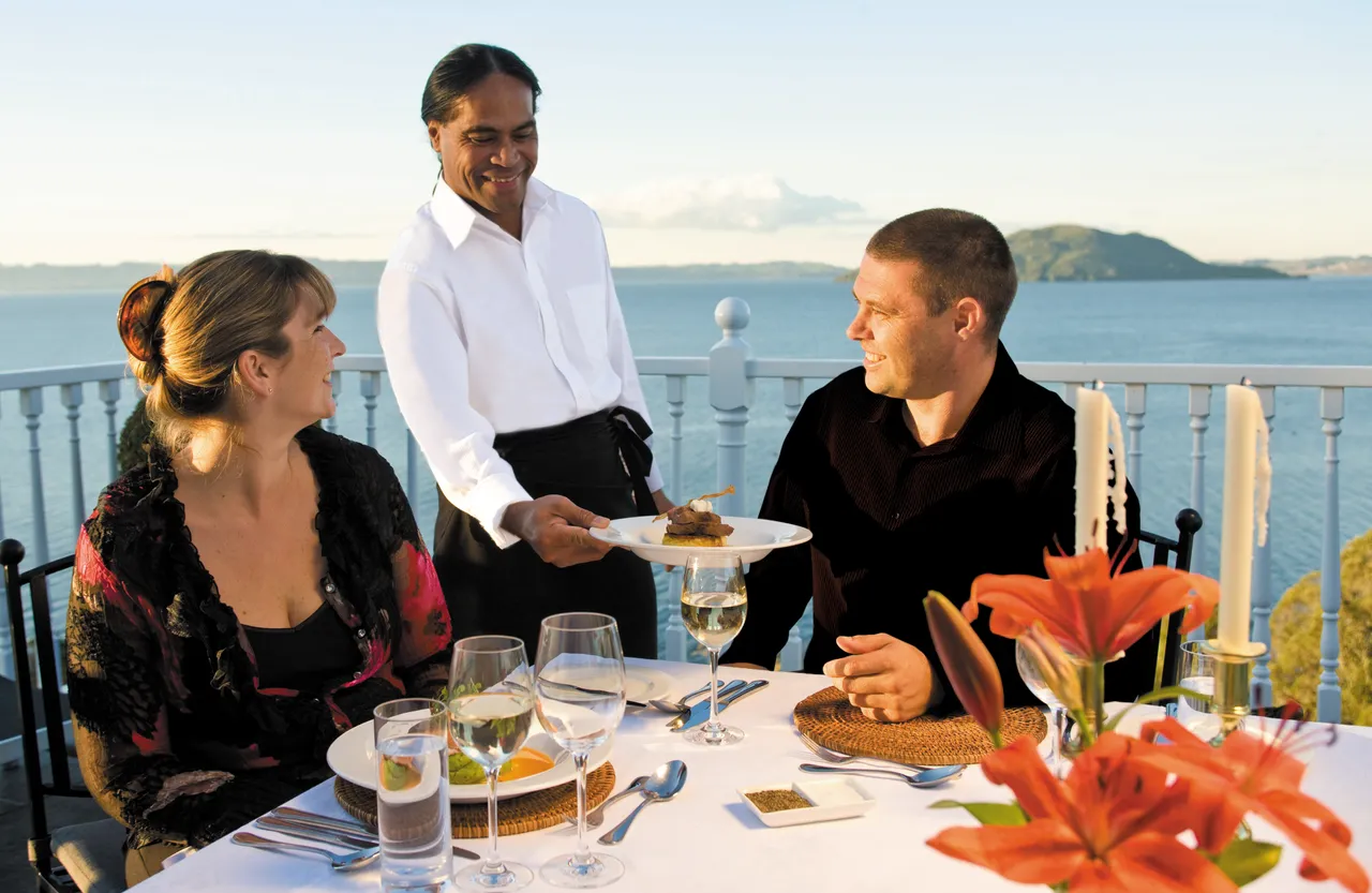 On the Point_balcony dining