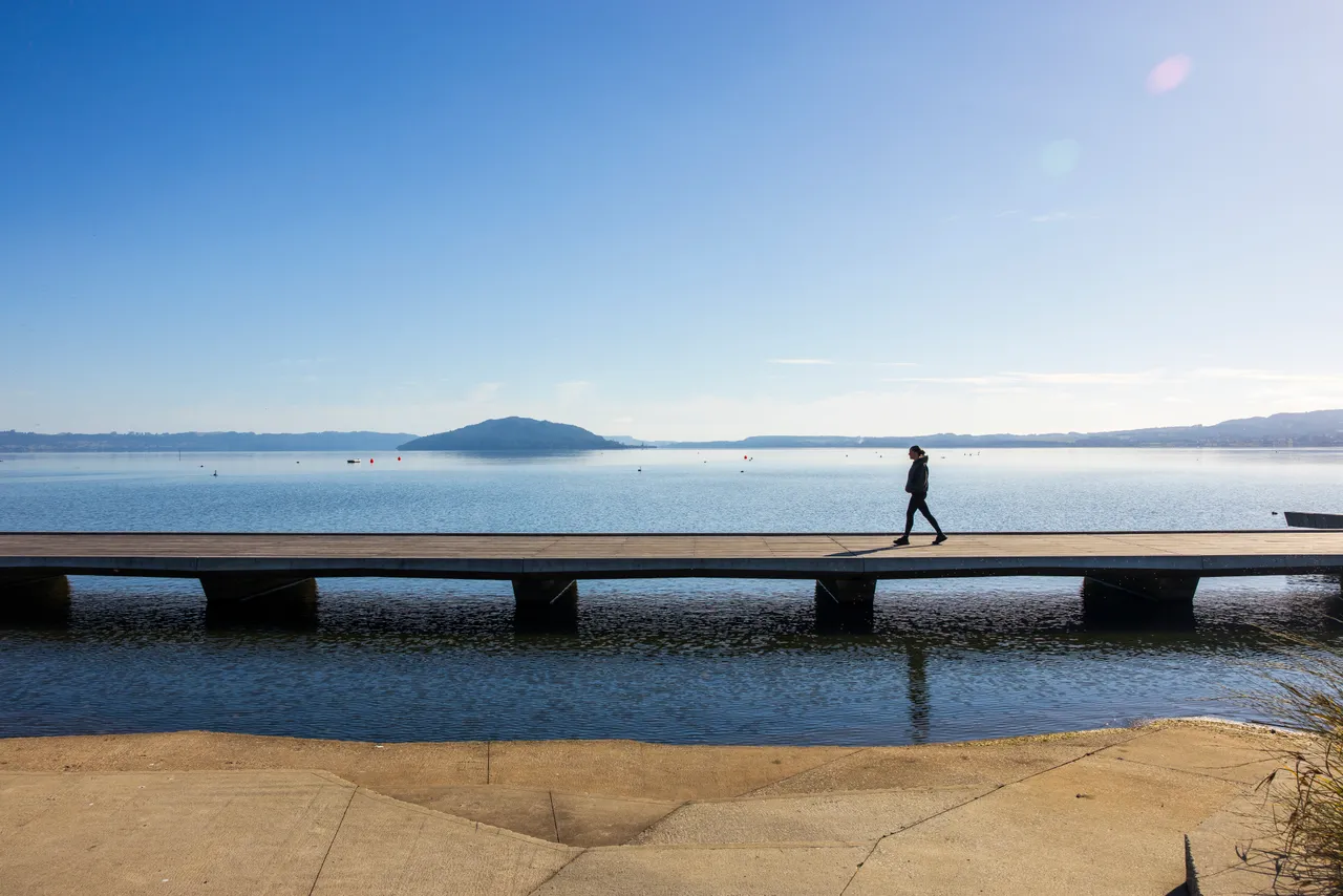 Rotorua lakefront walking path