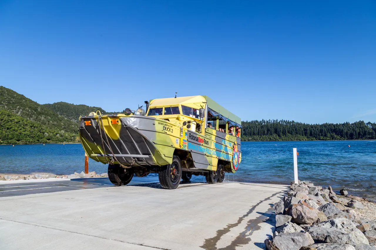 rotorua-duck-tours-tikitapu-boat-ramp