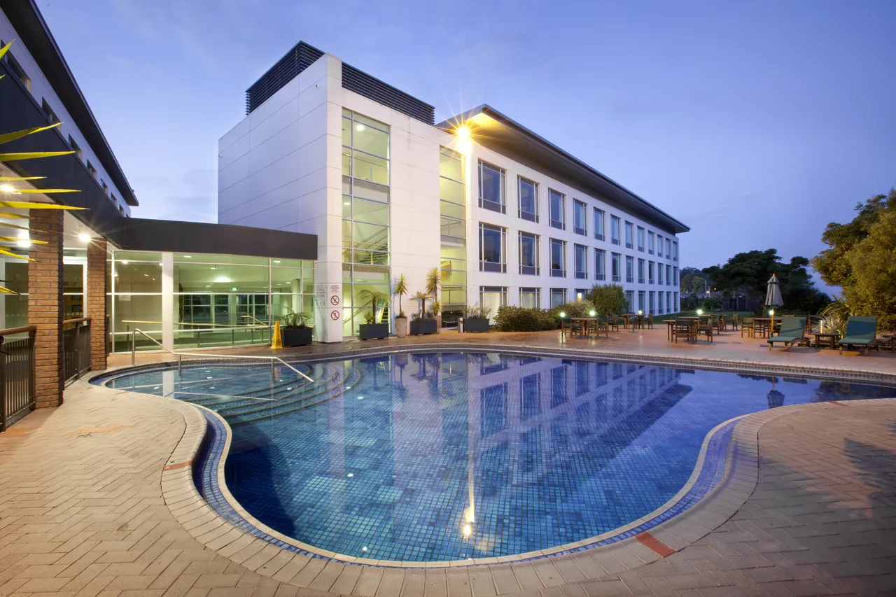Rydges Rotorua_pool