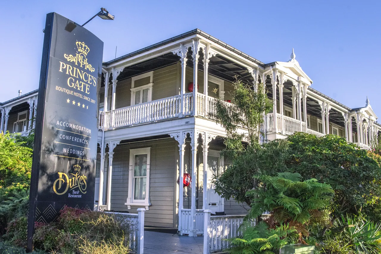 Prince's Gate Hotel_exterior