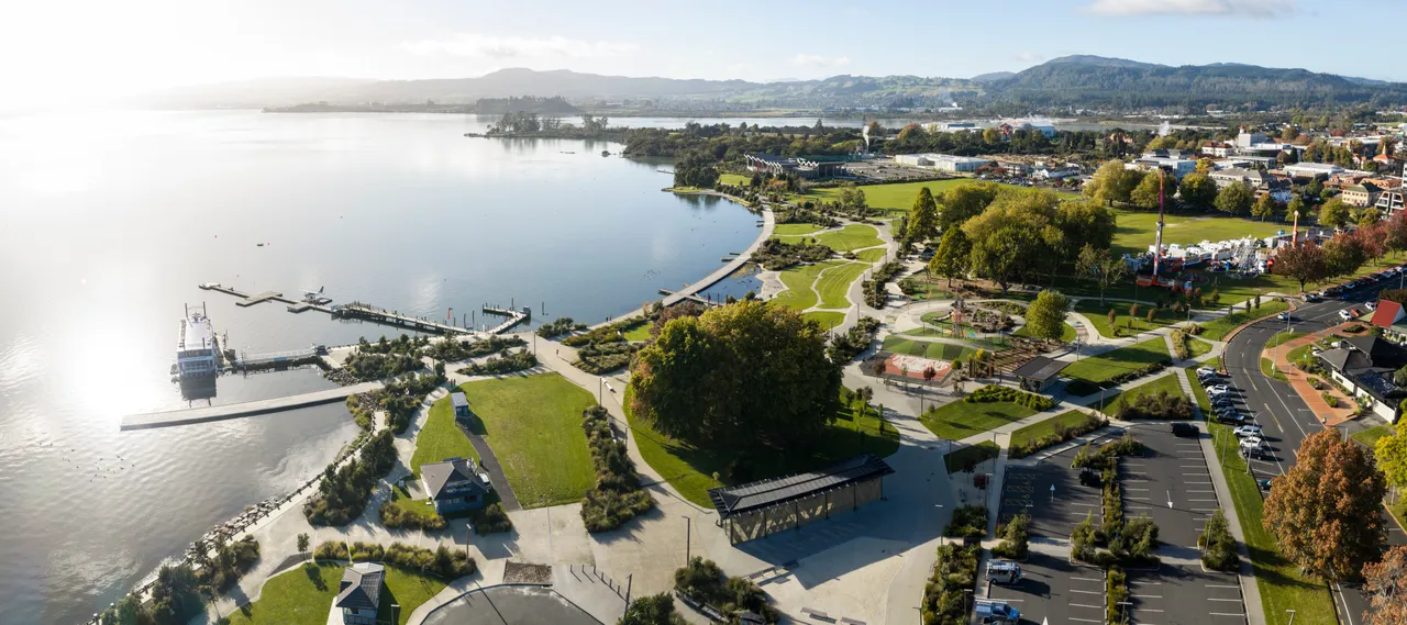 Rotorua lakefront west