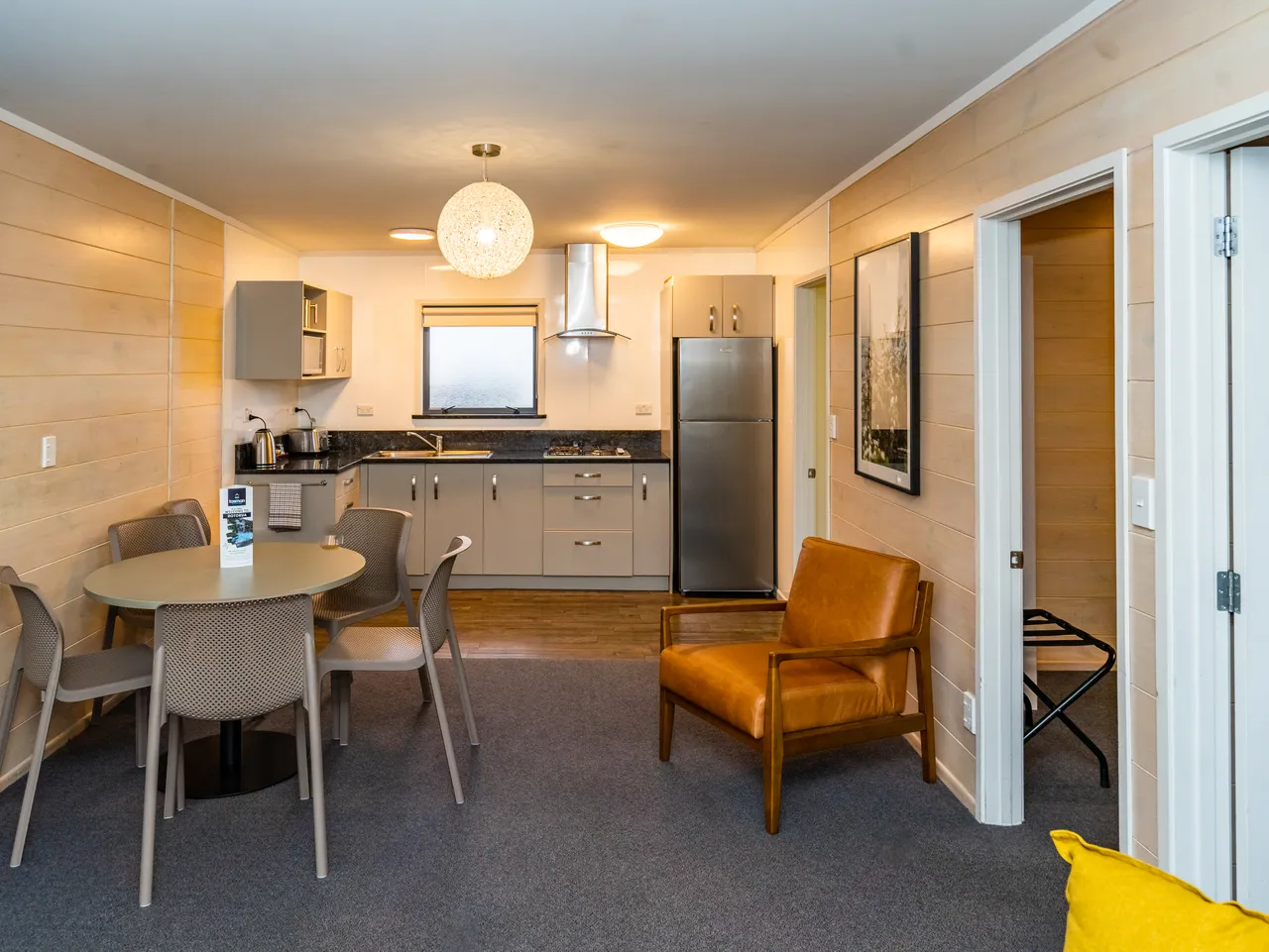 Tasman Holiday Parks Rotorua_2 bedroom motel room kitchen