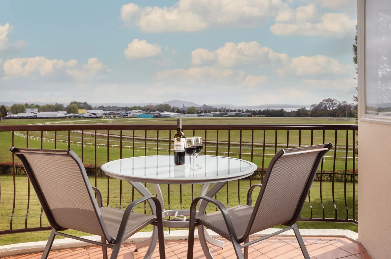 Arawa Park Hotel_Balcony