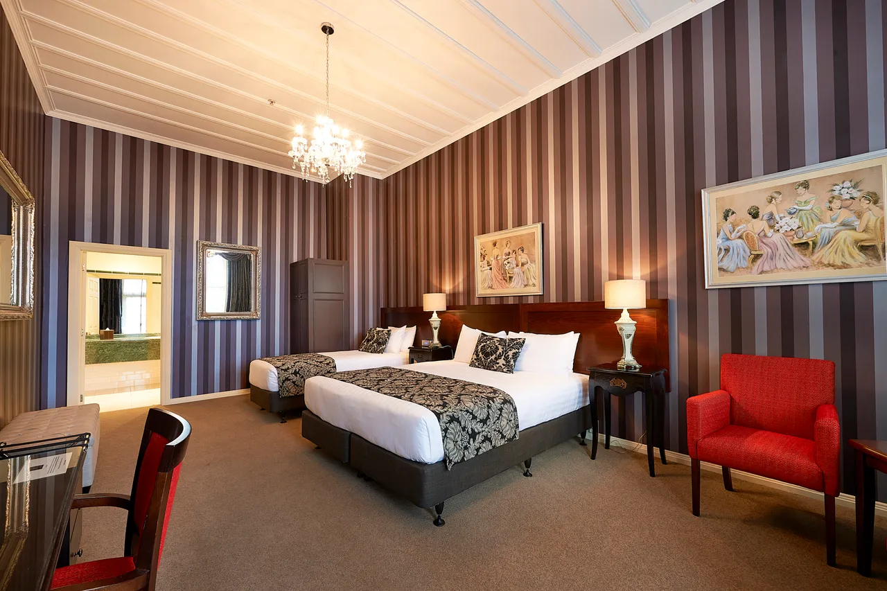 Prince's Gate Hotel_guest room