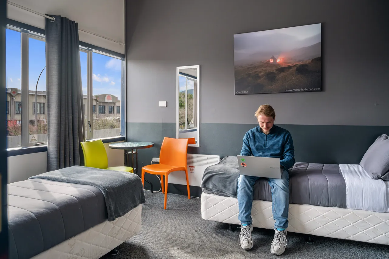Rock Solid Backpackers - Private Twin Room 2