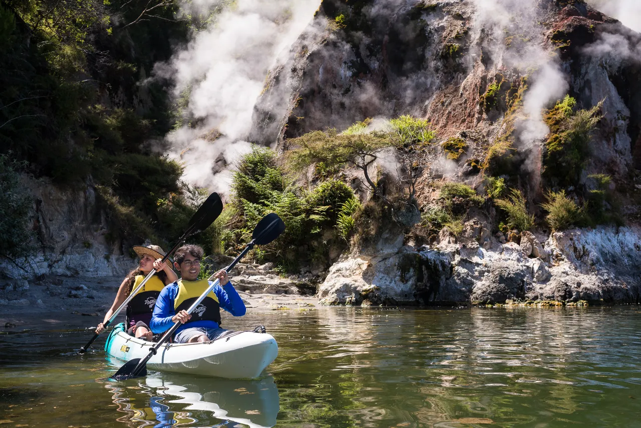 Taiao Adventures - International visitors leaving a quiet steaming nook