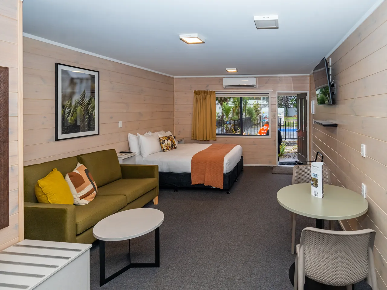 Tasman Holiday Parks Rotorua_poolside motel room