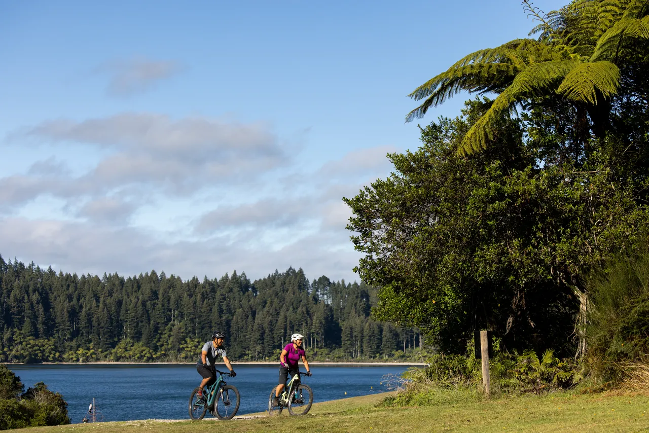 Whakarewarewa Forest Loop_Lake Tikitapu_credit Graeme Murray