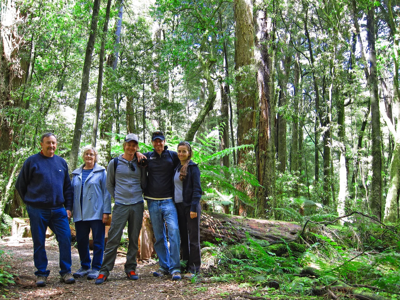Foris Eco Tours - happy famiy in the forest