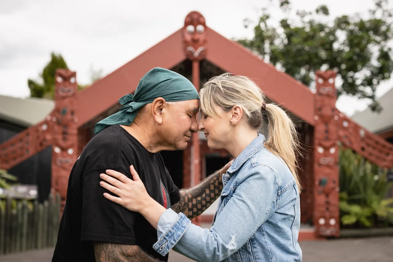 Te Puia_Hongi and greeting_credit Cameron Mackenzie