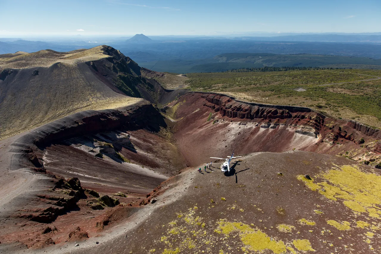 Kaitiaki Adventures_Mount Tarawera group approaching helicopter_credit Graeme Murray