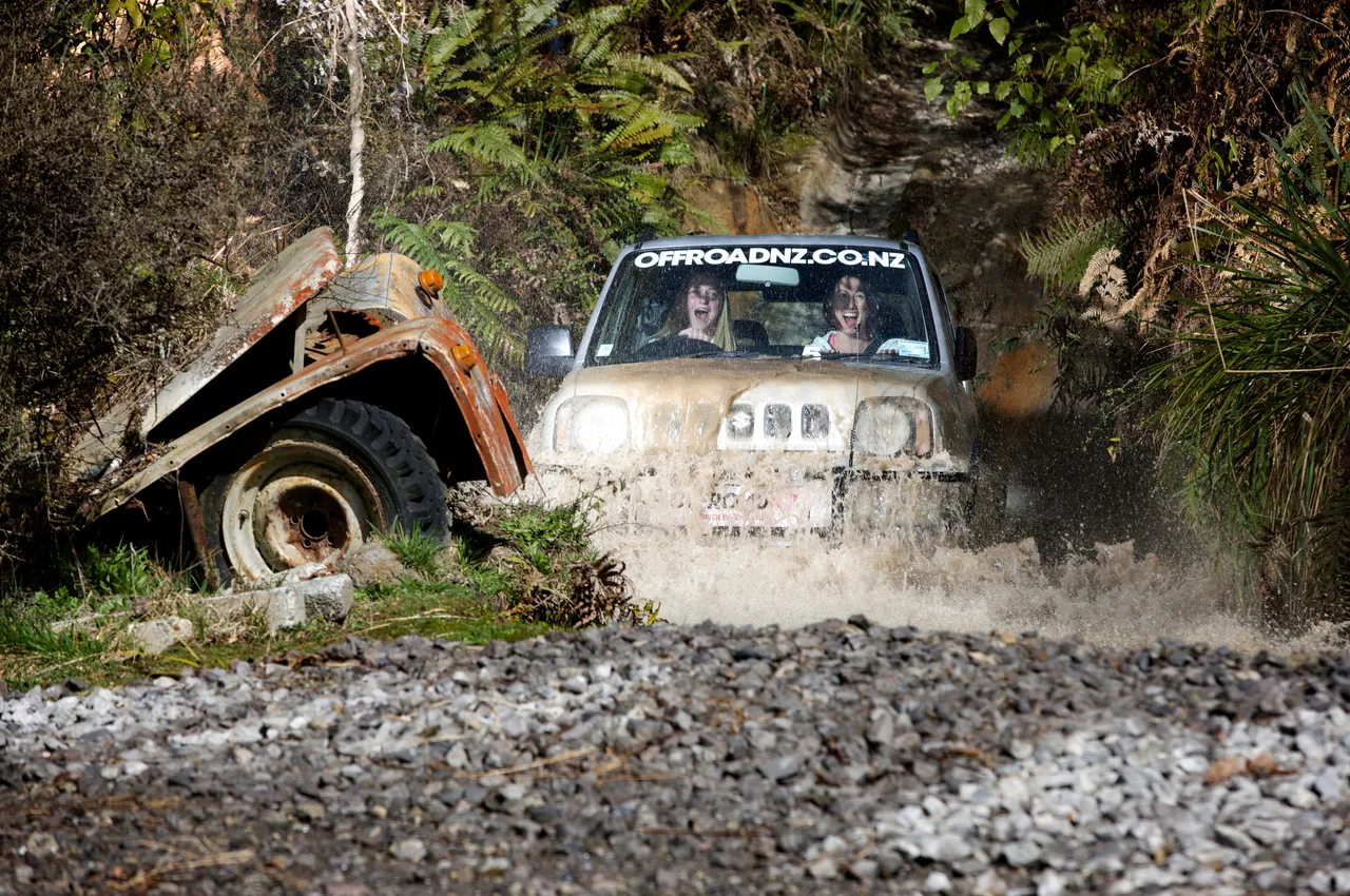 Off Road NZ_4WD Bush Safari waterfall_credit Graeme Murray