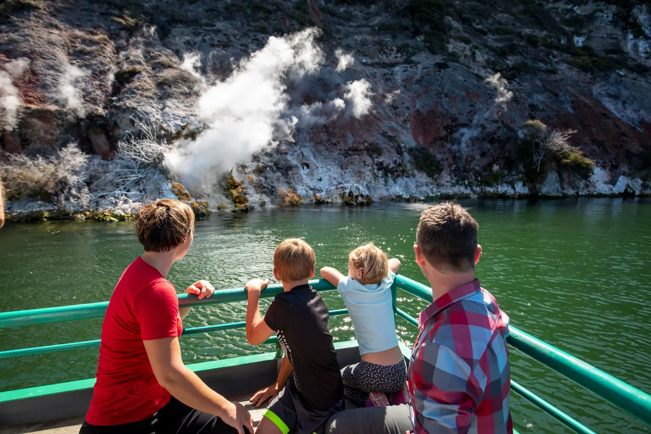 Waimangu Volcanic Valley_family lake Rotomahana boat cruise_credit graeme murray