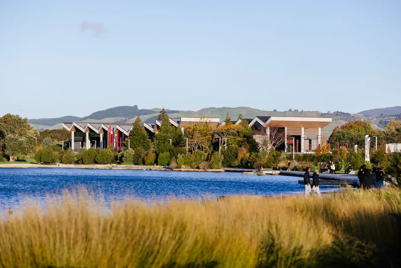 Rotorua lakefront gardens friends