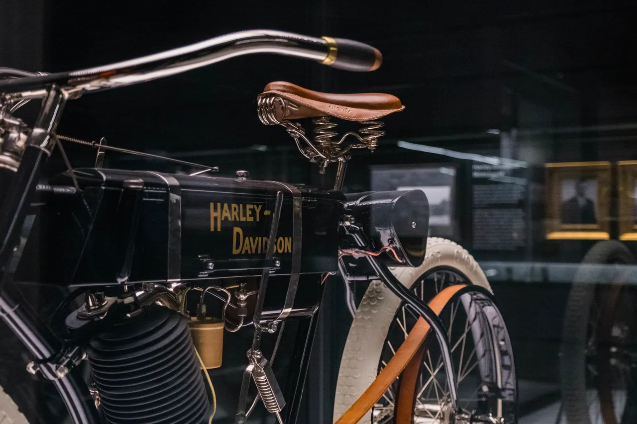 VM_HarleyDavidsonMuseum_006