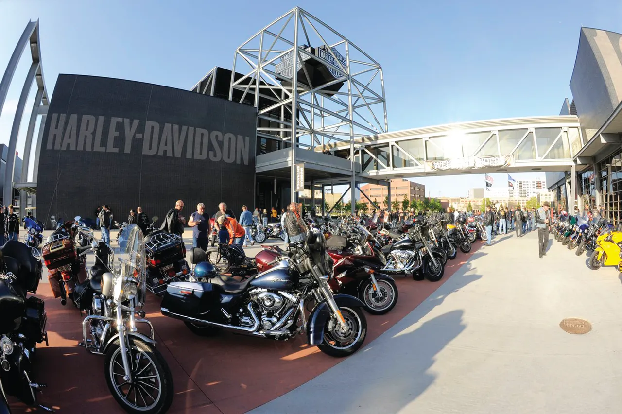 VM_HarleyDavidsonMuseum_AAA_HiRes_0006