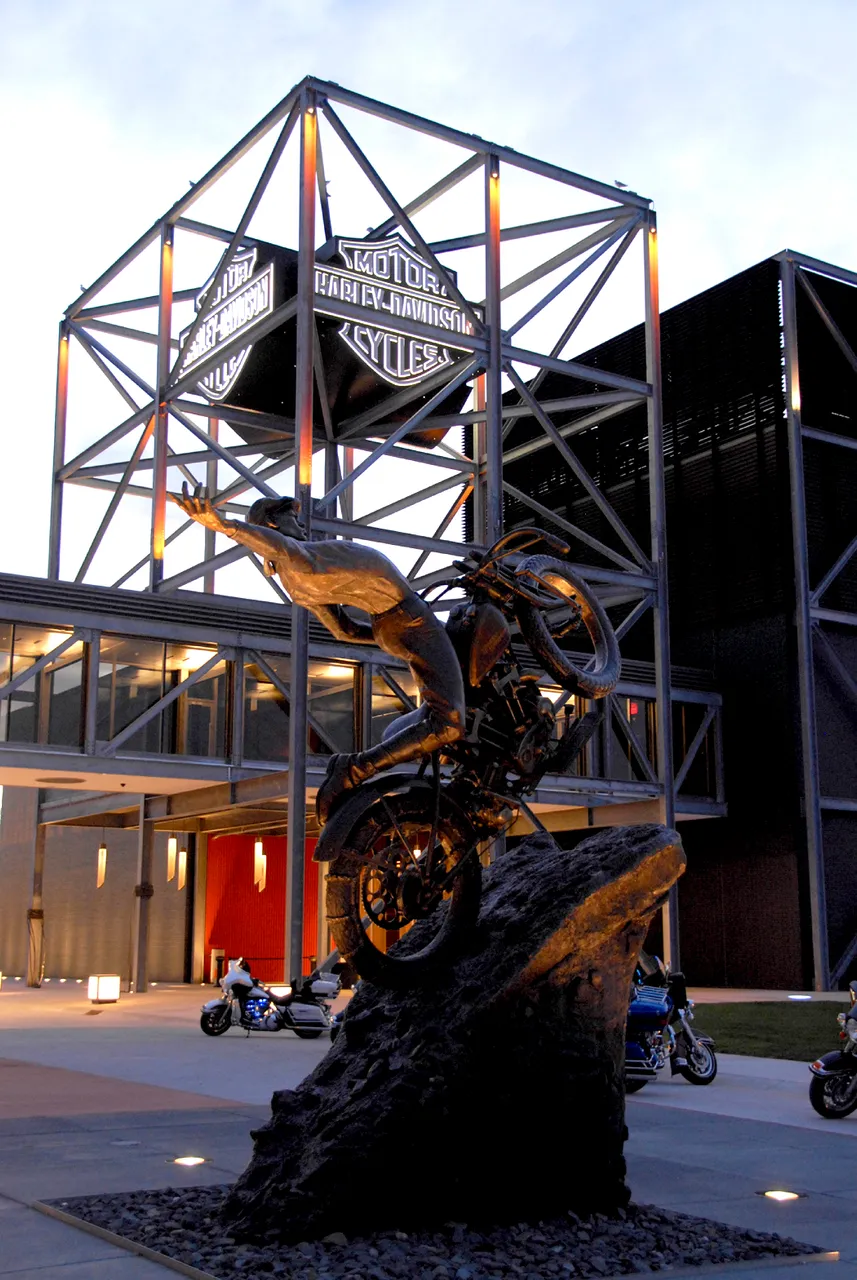 VM_HarleyDavidsonMuseum_AAA_HiRes_0013