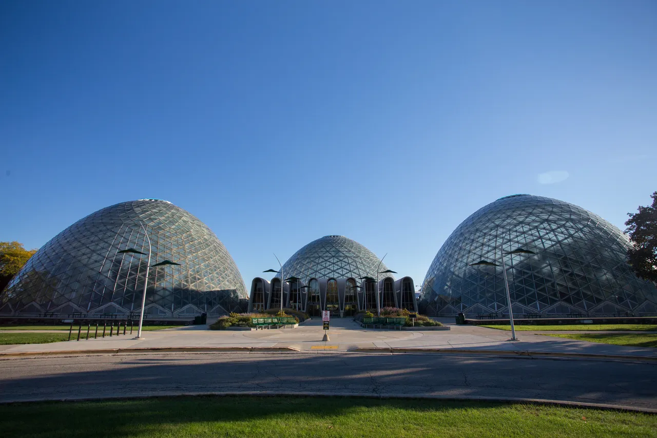VM_Mitchell Park Horticultural Conservatory_Domes15