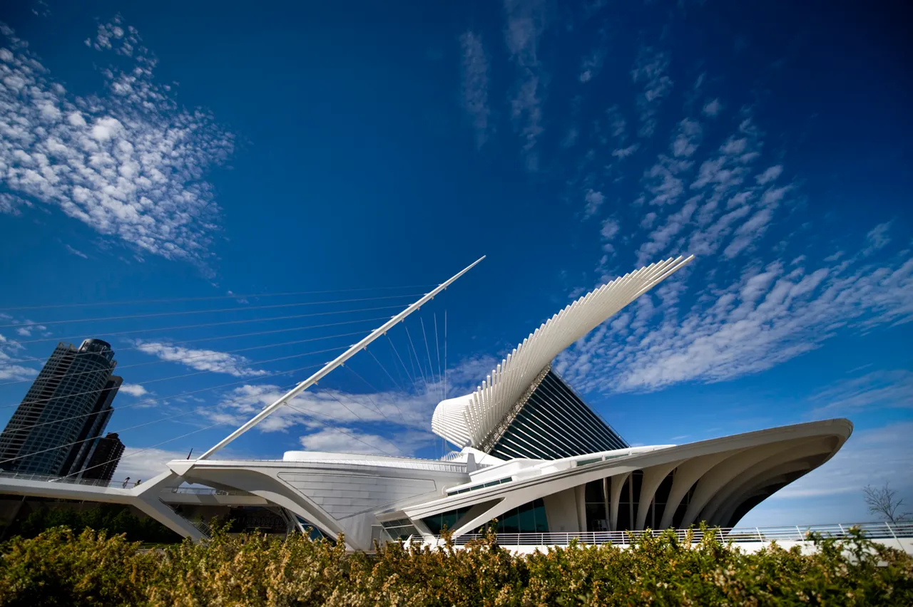 VM_MilwaukeeArtMuseum_Exterior_HiRes_FrontRoomPhotography_0024