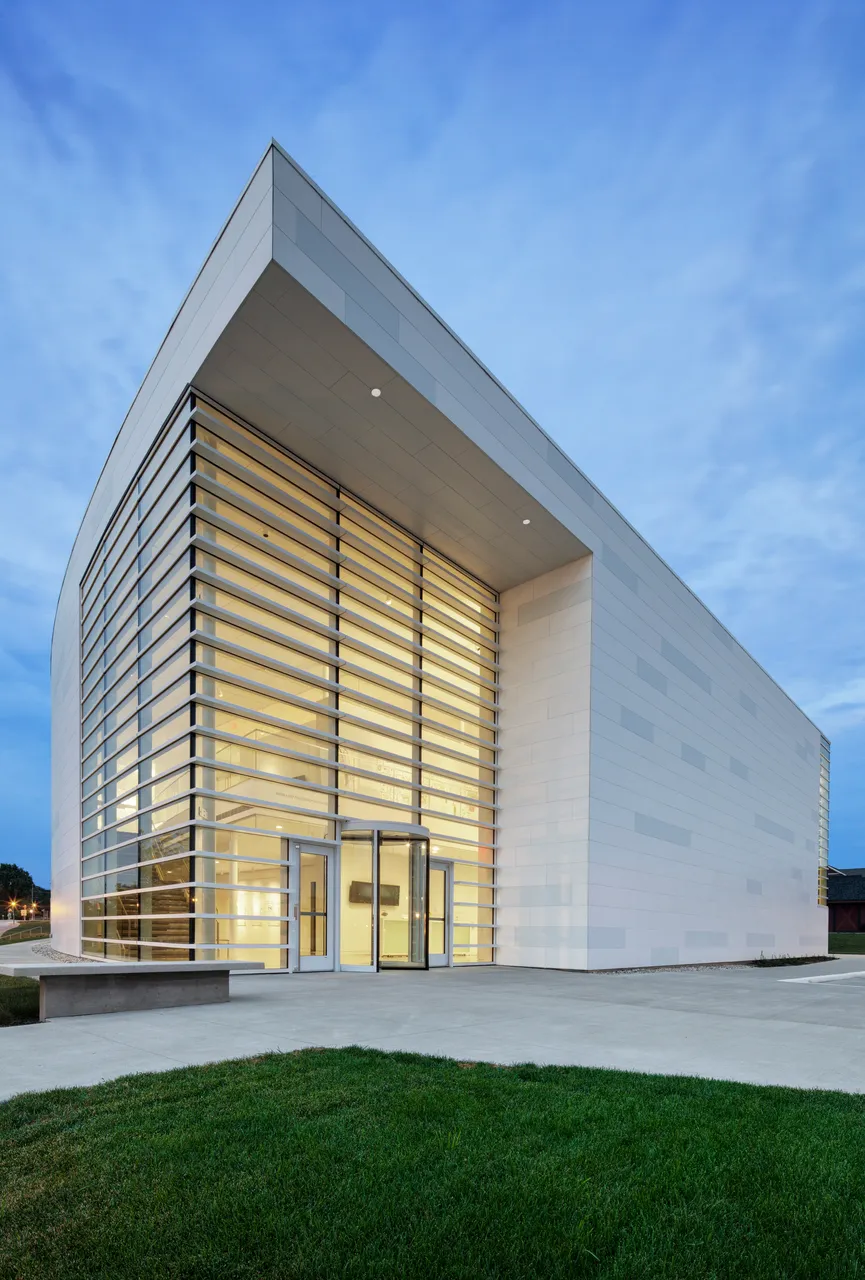 VM_Museum of WI Art_Exterior