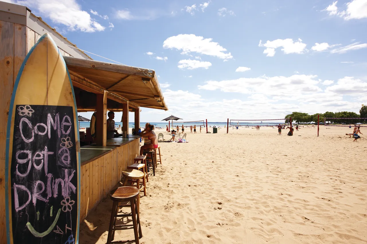 VM_BradfordBeach_Bar_HiRes_Nienhuis_0001