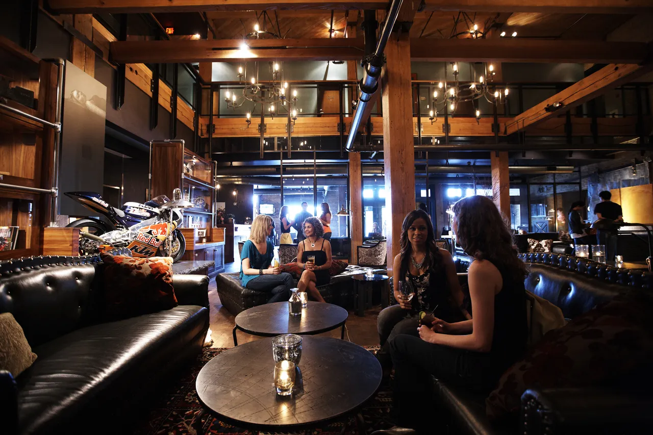 VM_IronHorse_Lobby_Interior_HiRes_0003