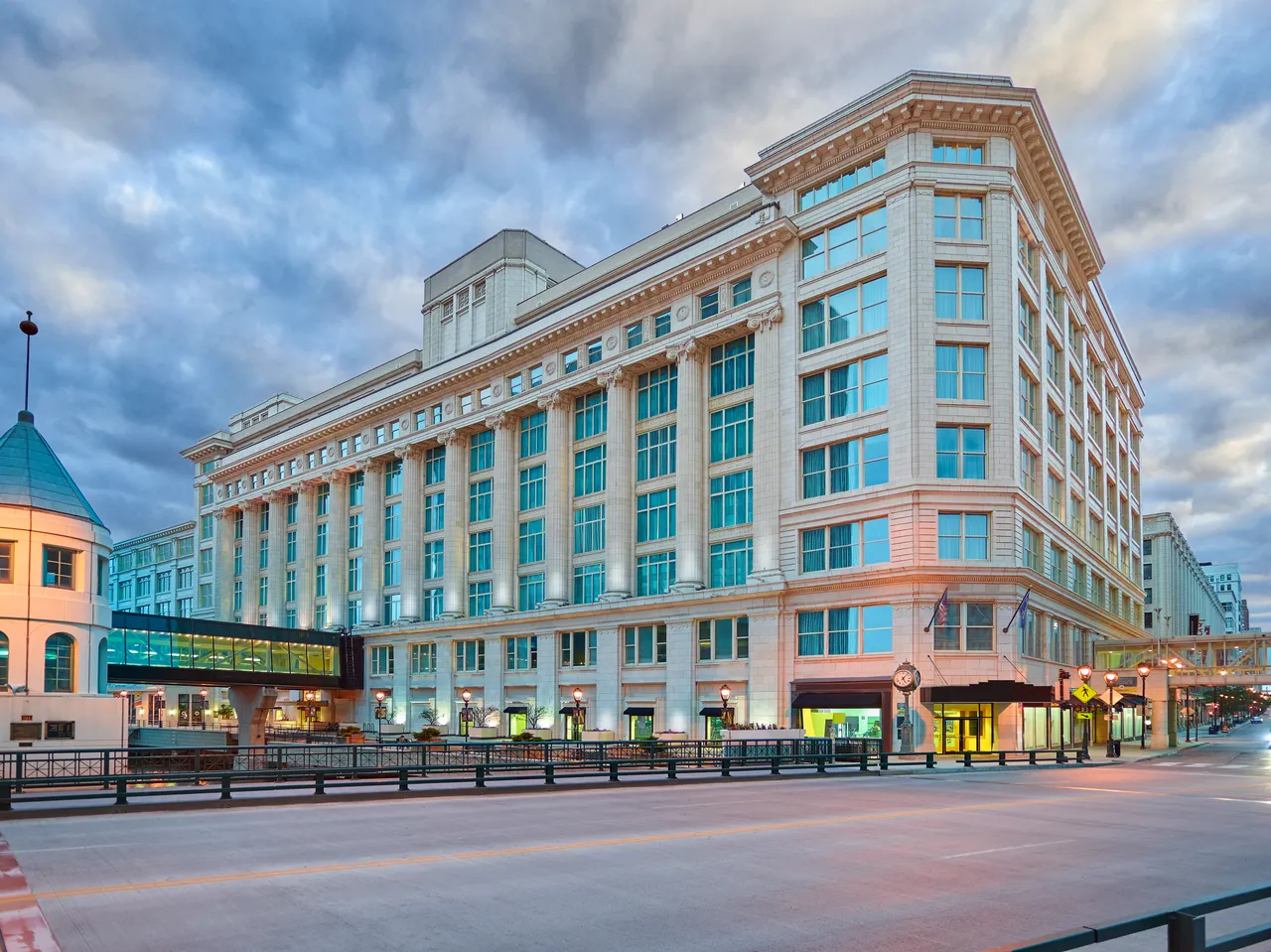 VM_ResidenceInnMilwaukee_Exterior