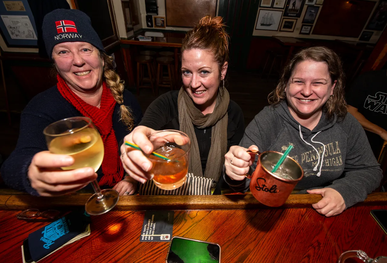 VM-Woskis Tavern-045
