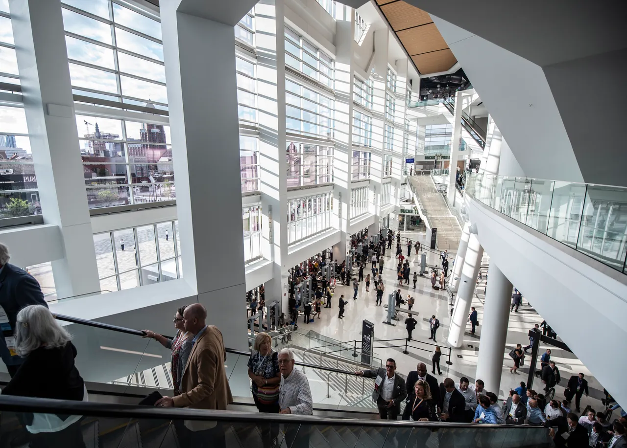 VM-FiservForum-NML-Meeting-Convention-546