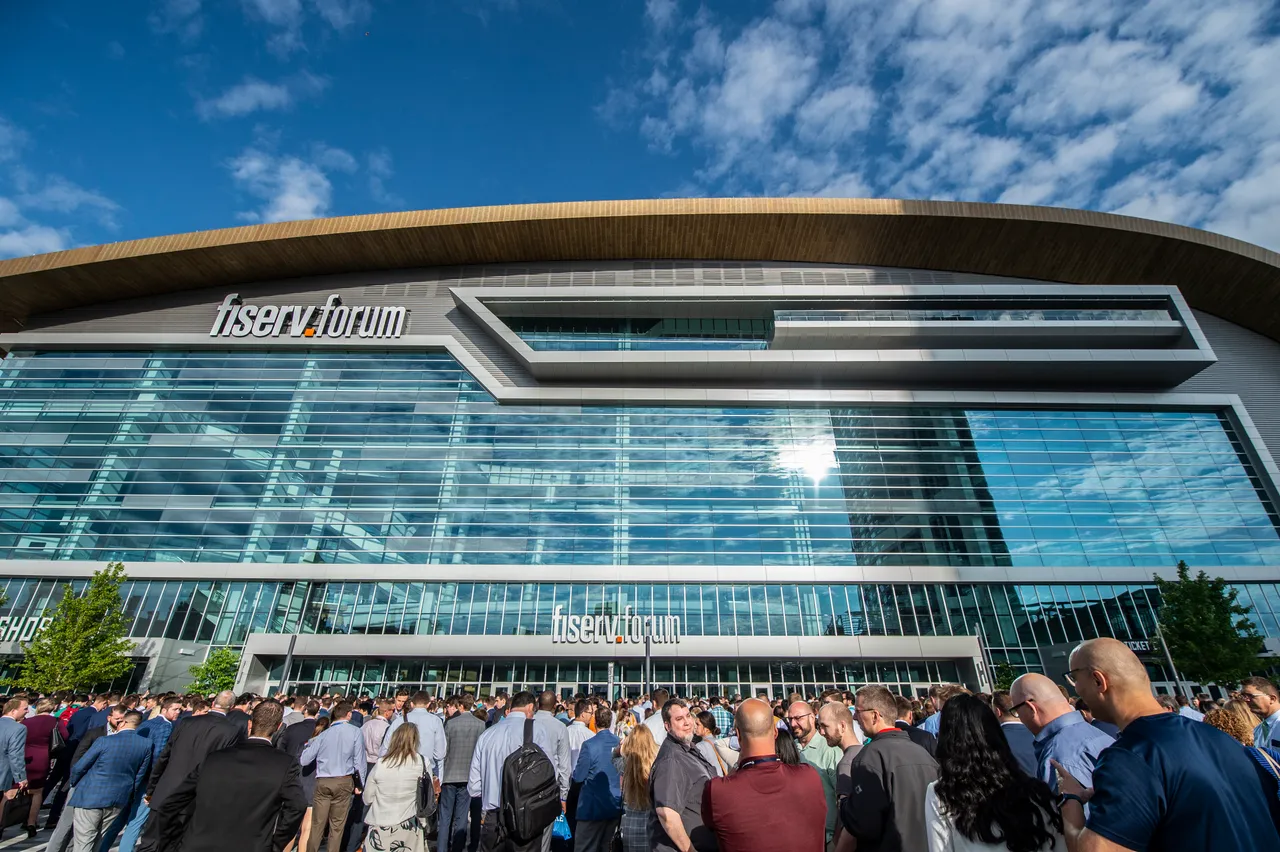VM-FiservForum-NML-Meeting-Convention-562