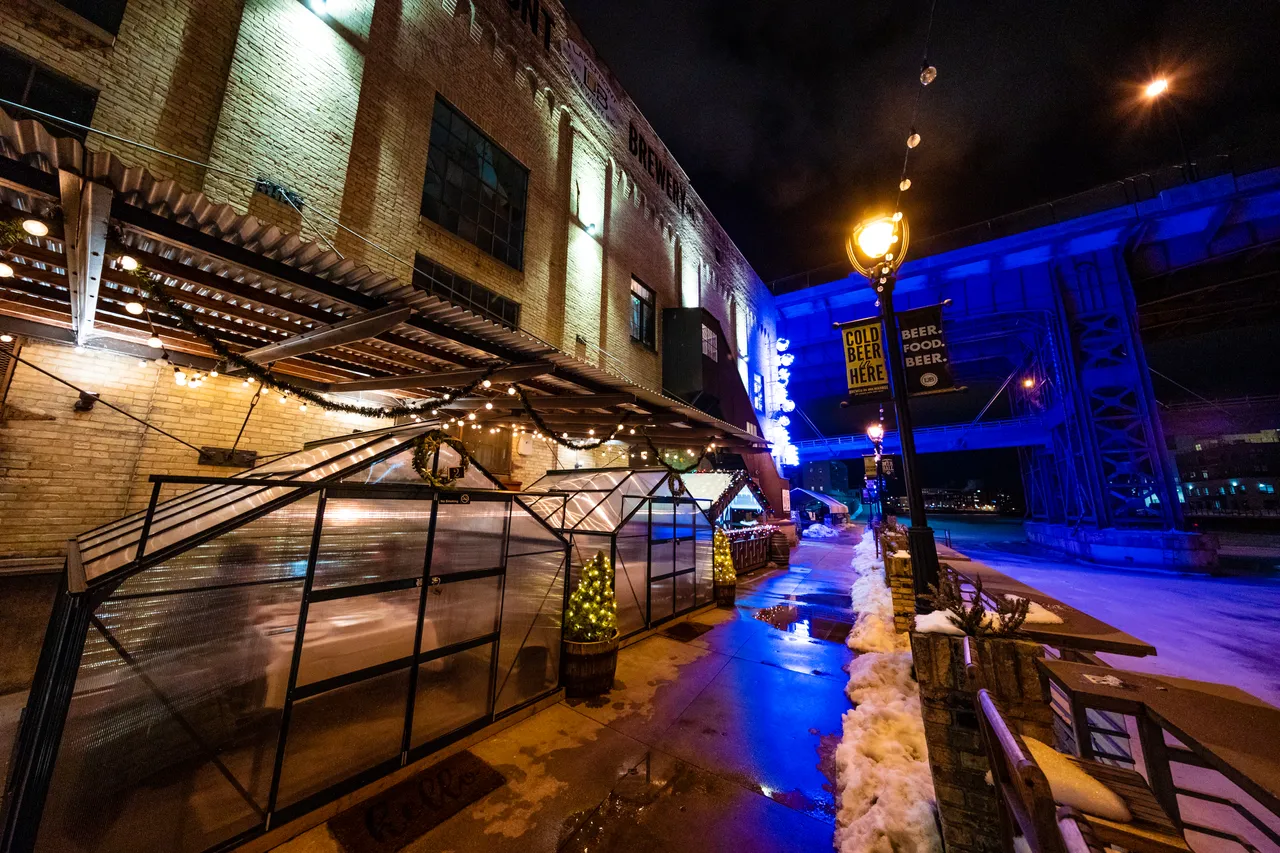 JMKE Photography - Visit Milwaukee - Winter Outdoor Dining - 01.05.2021-75