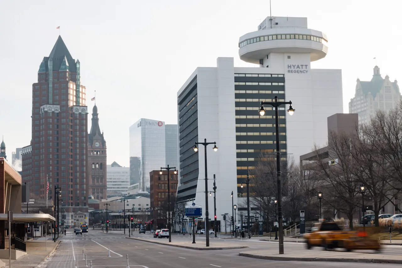 NeighborhoodMKE_20201217_145