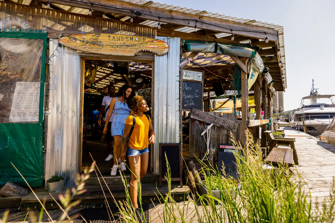 VM_Summer22_HDNickCollura_BarnacleBuds_94