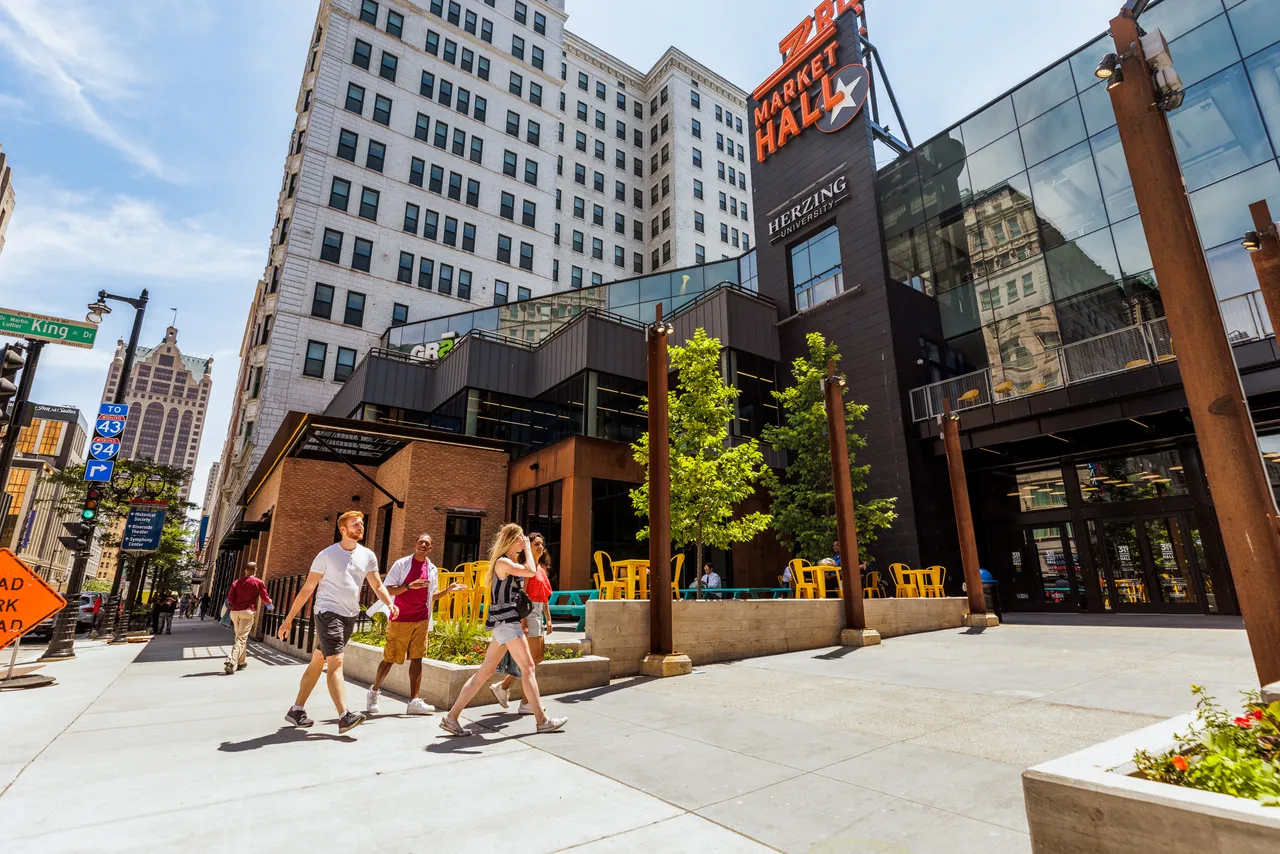 VM_Summer22_HDNickCollura_3rdStreetMarketHall_109