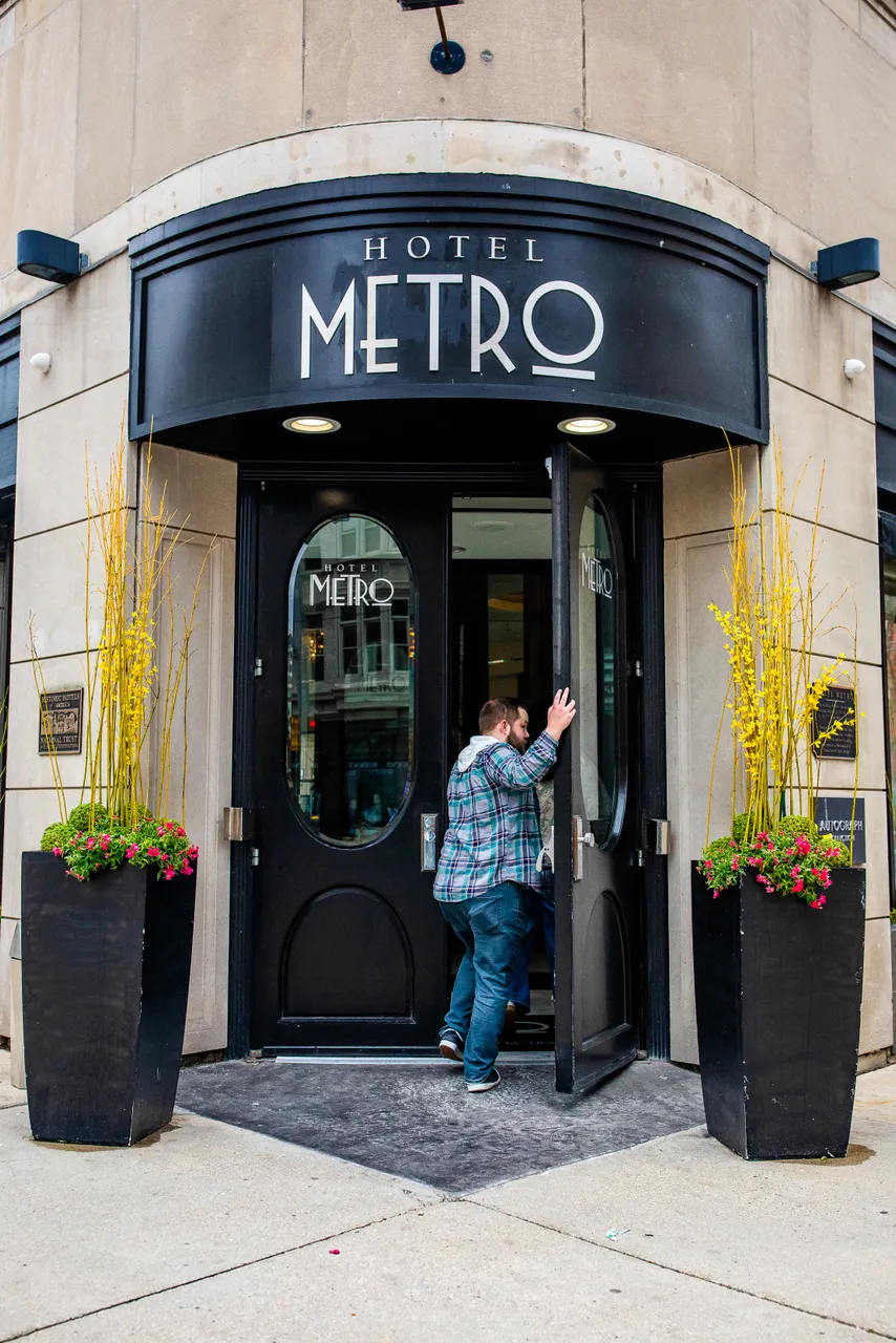 VM_Oggies_HotelMetro-01