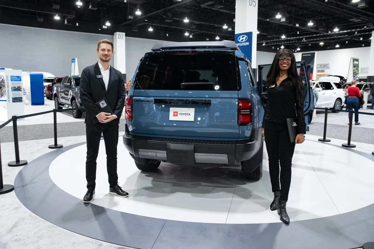 Auto Show-12345