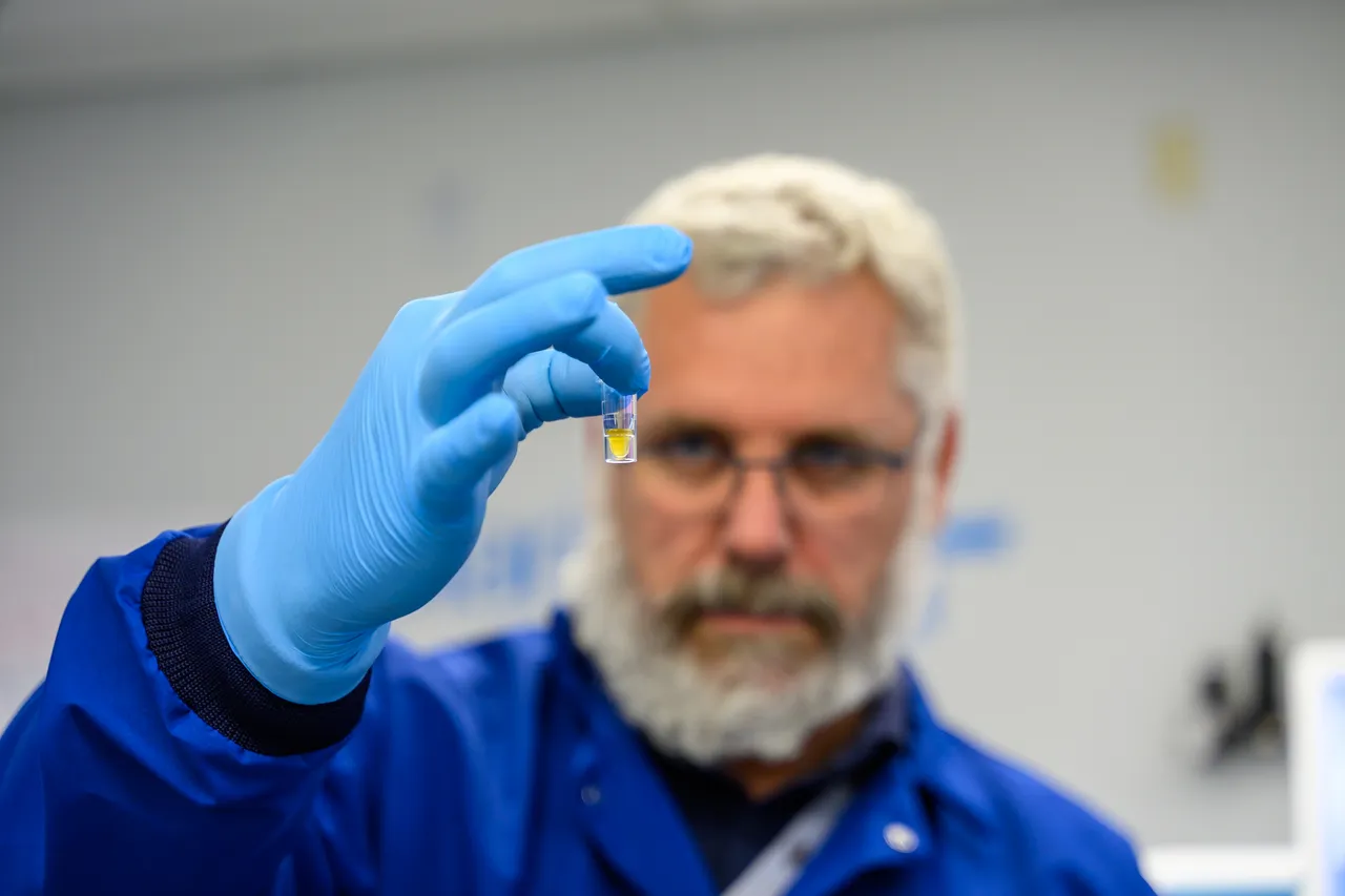Nanostics 