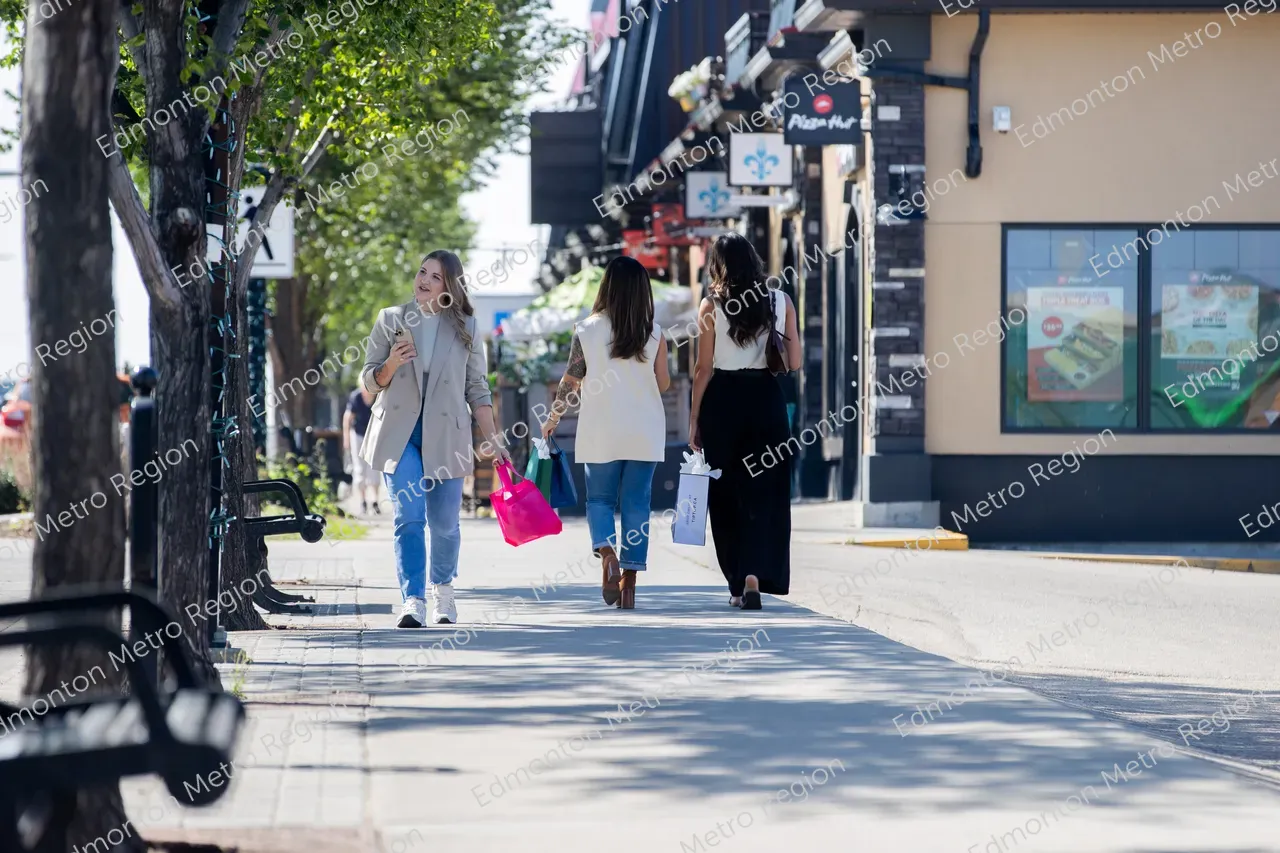 Walking in Centre-Ville