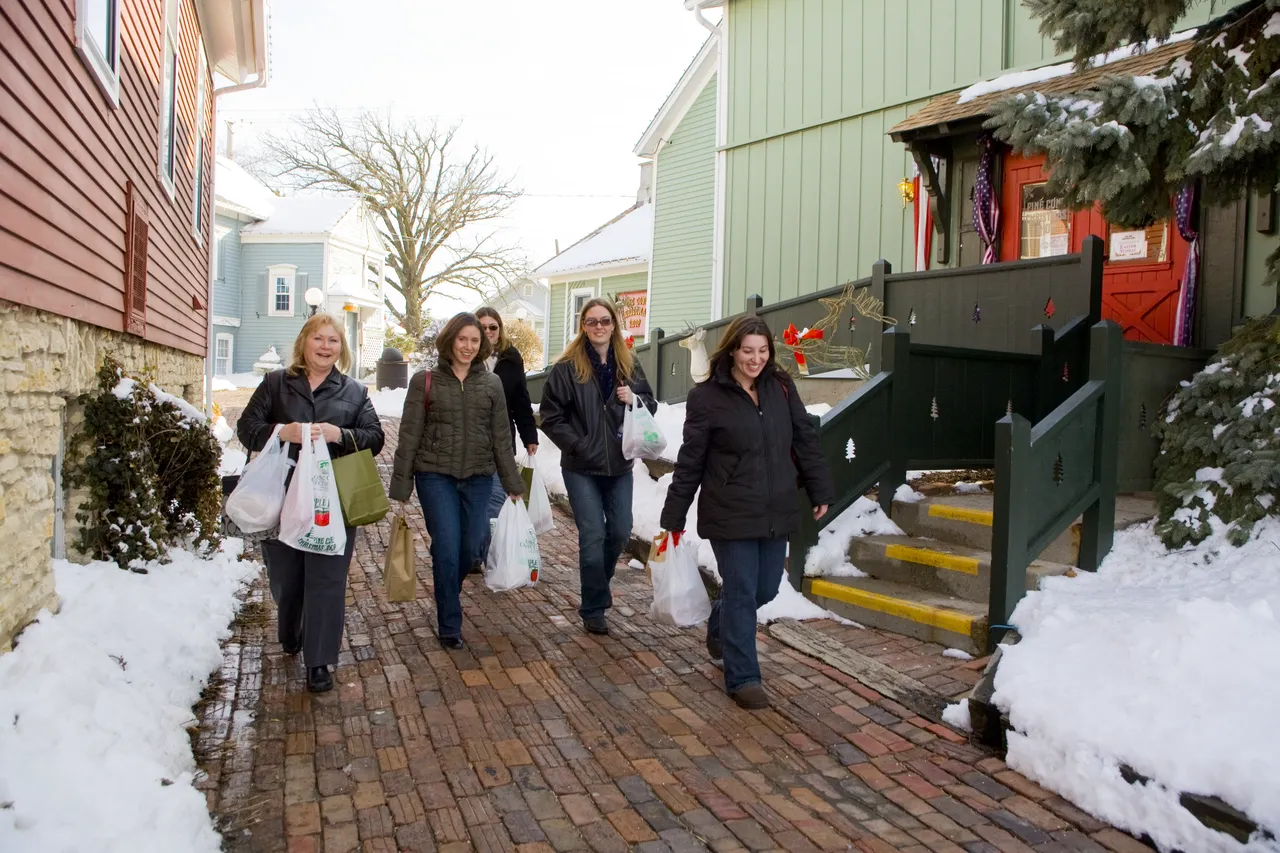 Long Grove Shopping in Winter