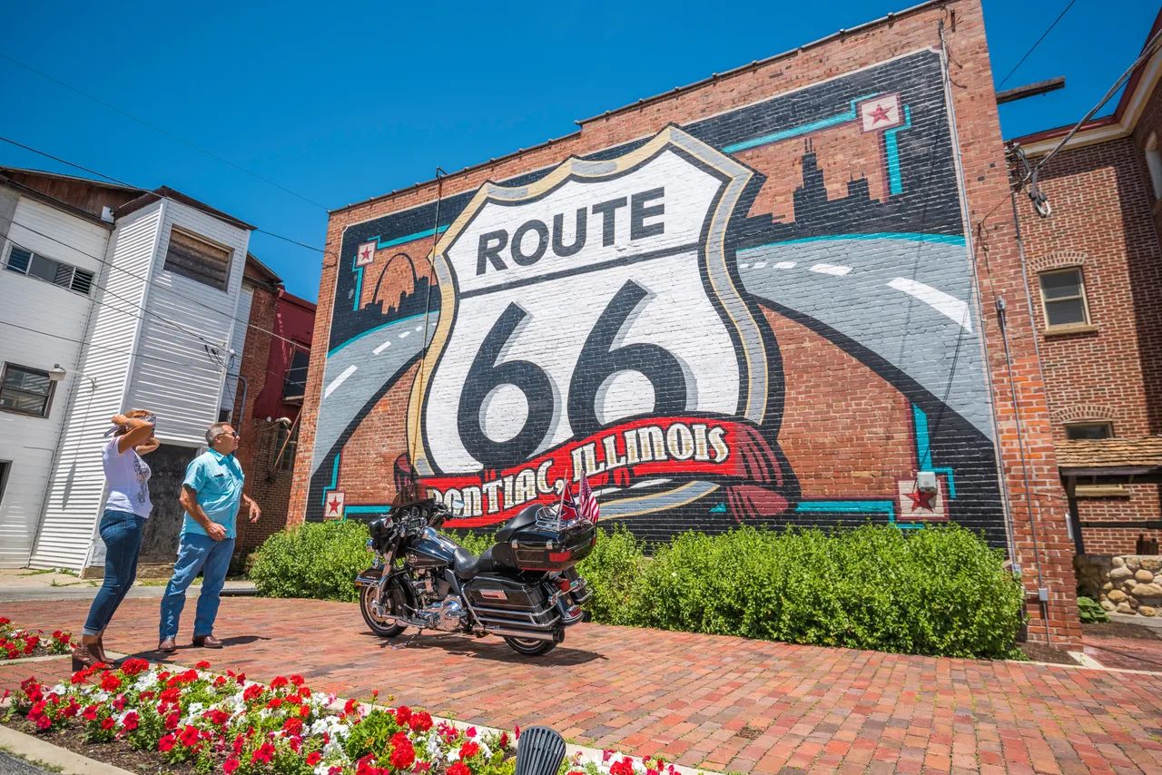 Route 66 Mural in Pontiac