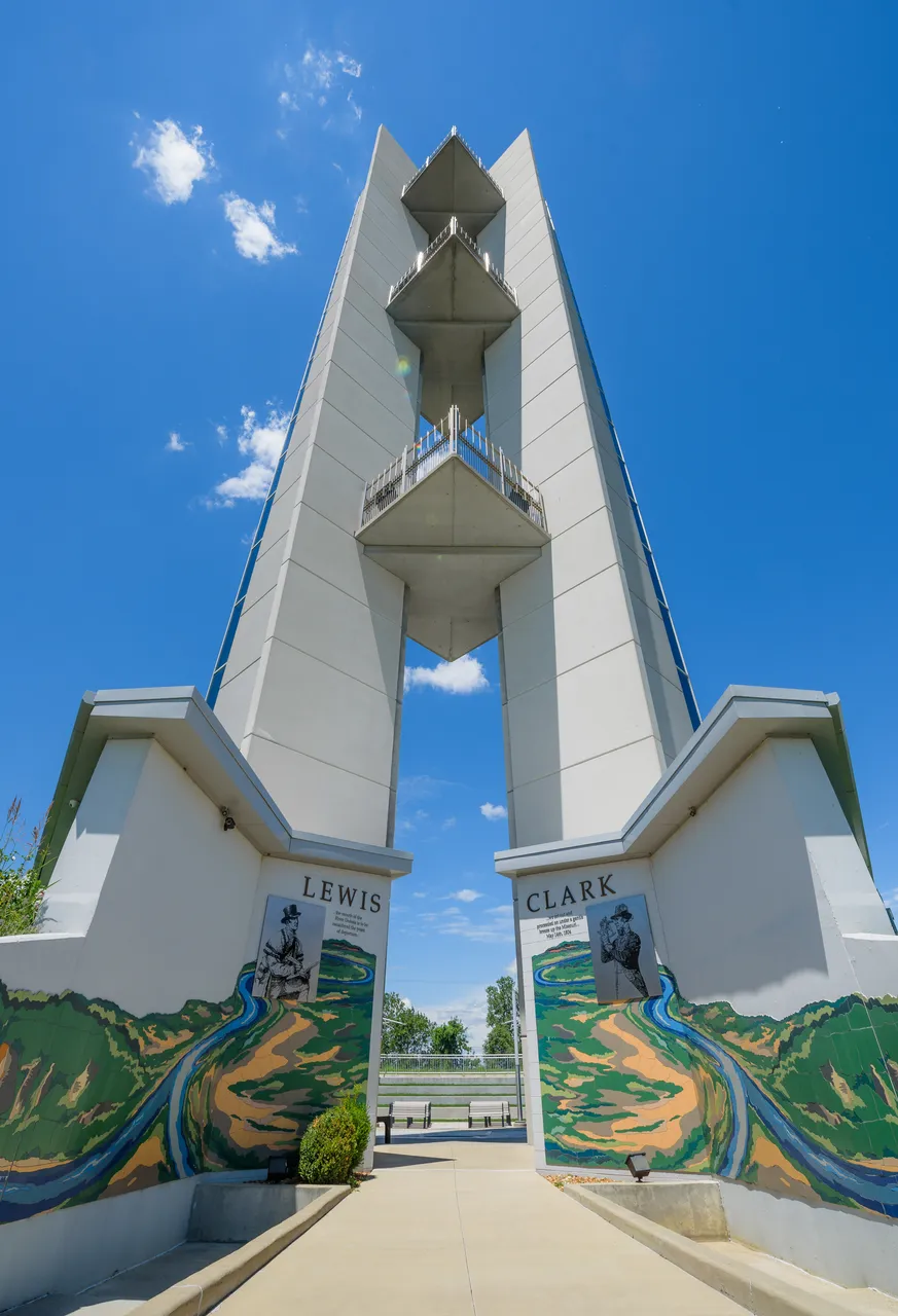 Lewis & Clark Confluence Tower