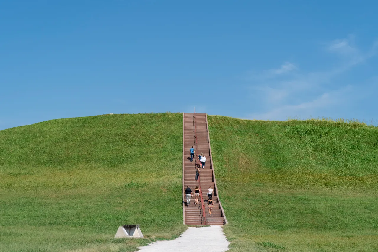 Cahokia Mounds_Cahokia_Great Rivers Country