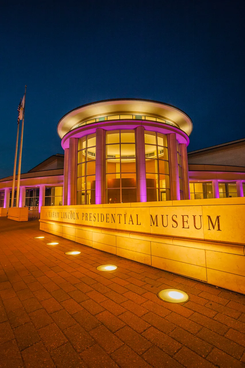 ALPLM_Abraham Lincoln Presidential Library and Museum_exterior_Springfield_Land of Lincoln