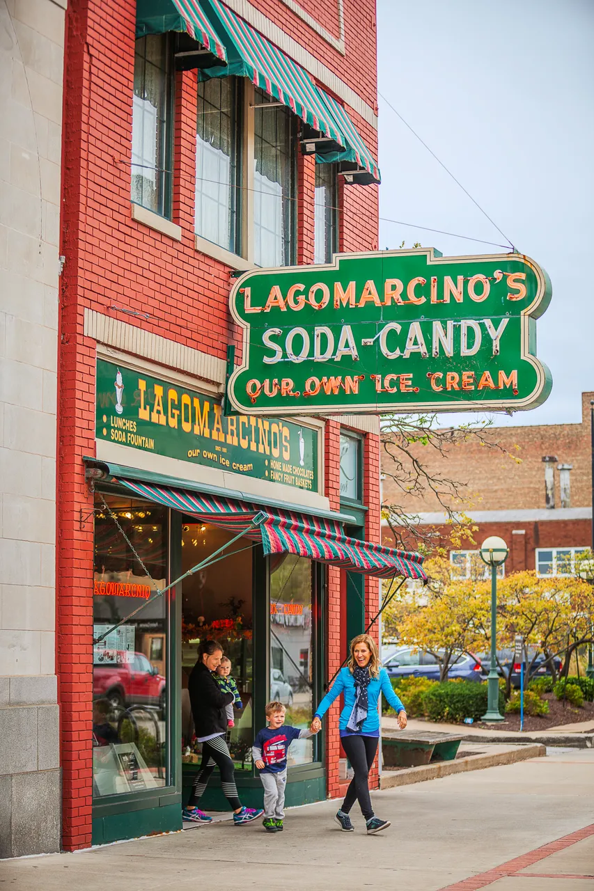 Lagomarcinos Confectionary_IL Made_Moline_Great Rivers Country